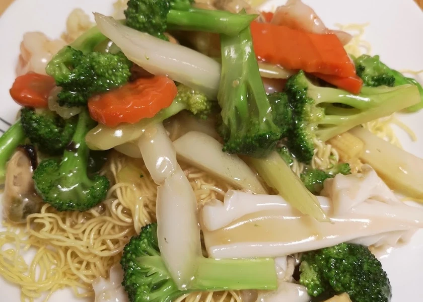 Chow Mein at New Ocean King in Winnipeg, MB